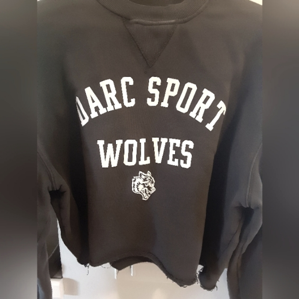 Darc Sport sz M raw edge cropped sweatshirt
